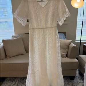 Embroidered Ivory Lace Midi Dress with Short Sleeves